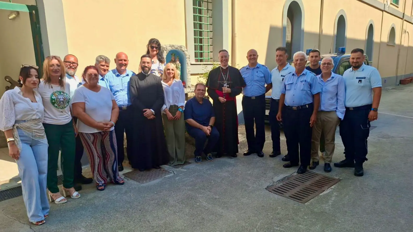 Immagine di Il Vescovo Mons. Cesare Di Pietro in visita alla Casa Circondariale di Locri